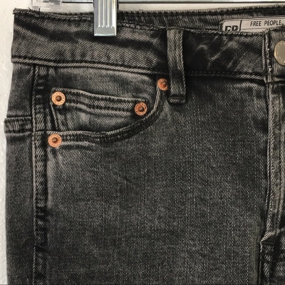 FREE PEOPLE Super Skinny Faded Black Jeans - Picture 3 of 13